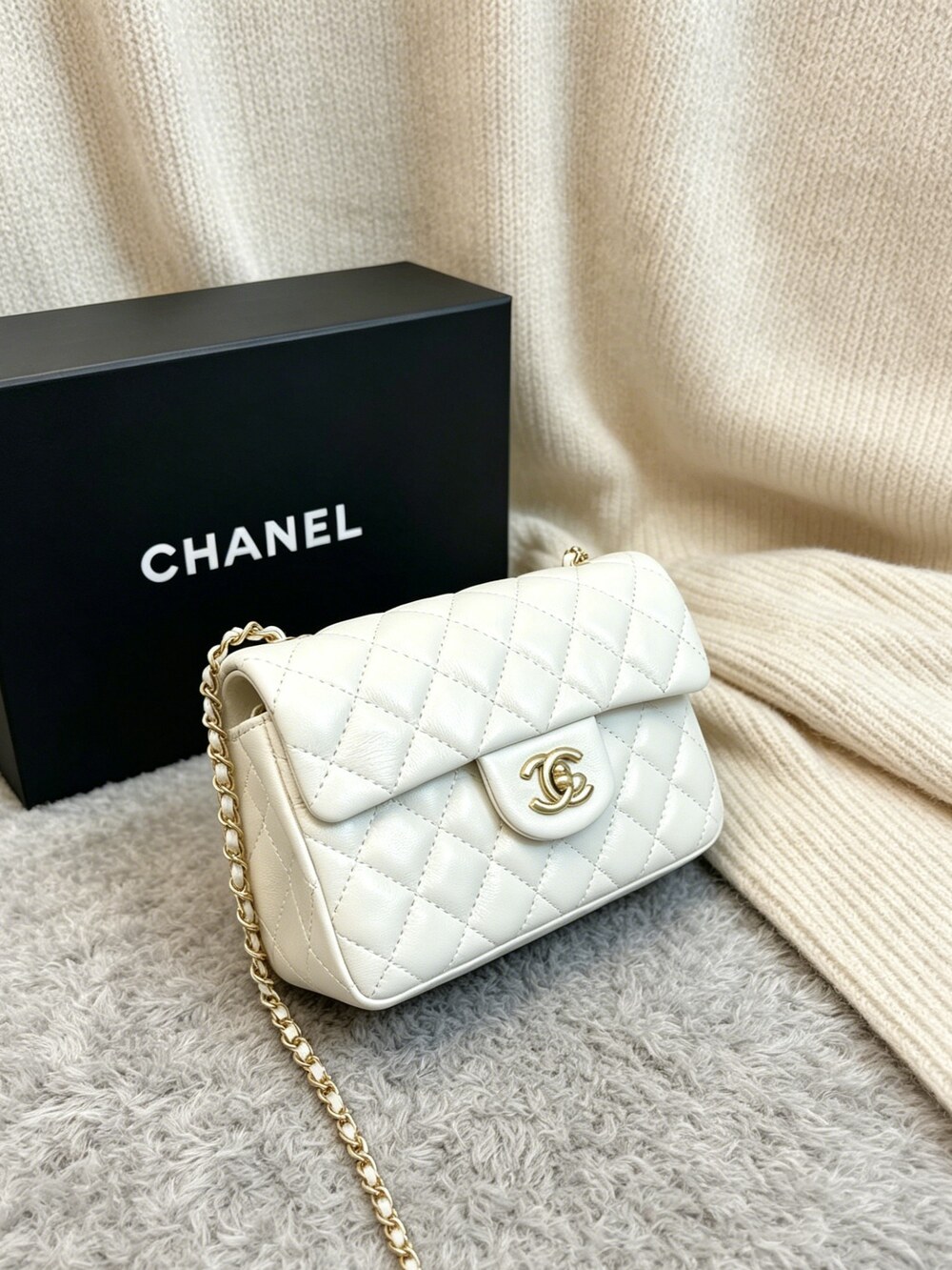 Chanel Mini Flap Bag - Picture 4 of 5